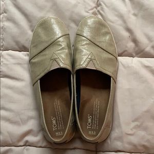 Toms women’s slip on shoes.